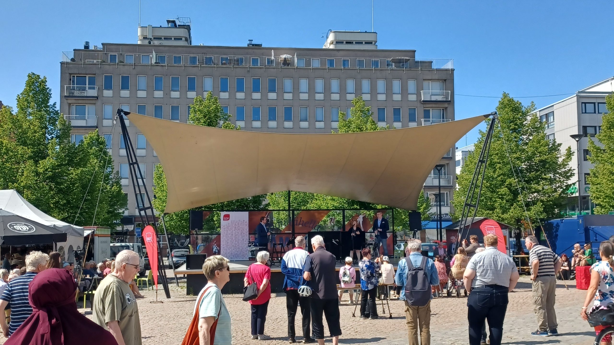 Puheenjohtajatenttiä ja pelisääntöjä